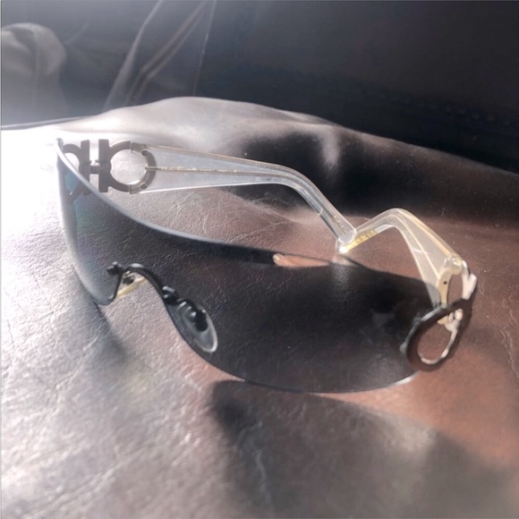 Salvatore Ferragamo] Silver Metal Gangini Logo framed Sunglass